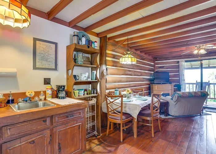 Cozy Luray Cabin With Views Near Hiking Trails!