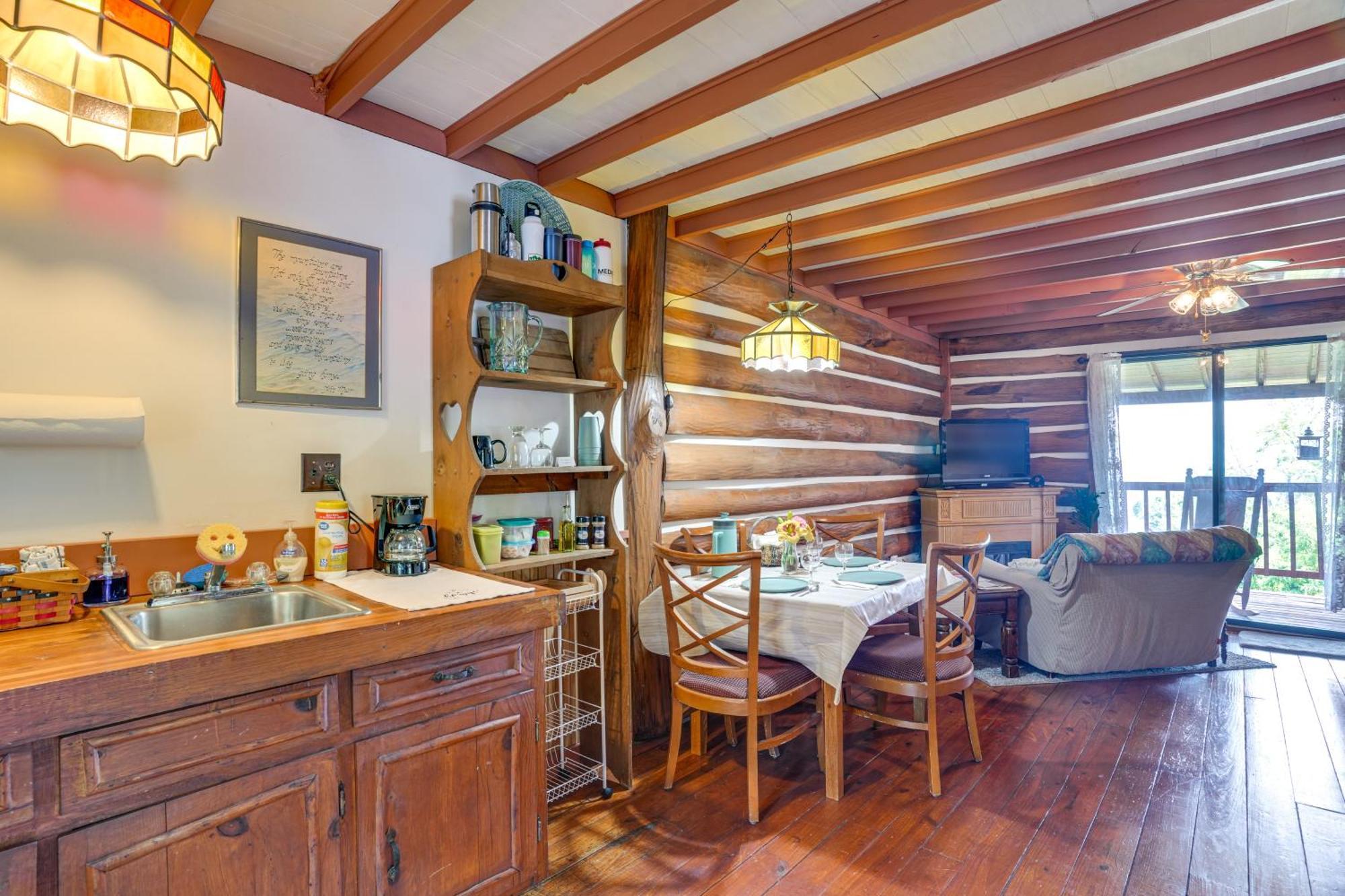 Apartment Cozy With Views Near Hiking Trails! *
