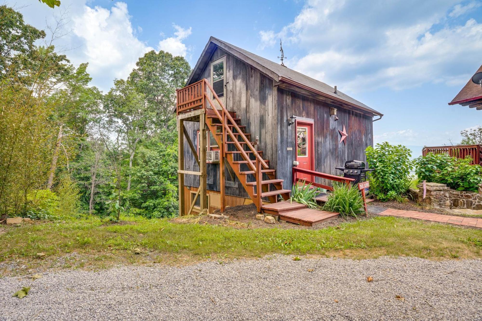 Cozy With Views Near Hiking Trails! Apartment *
